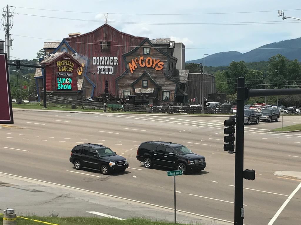 Smoky View Inn Pigeon Forge Extérieur photo